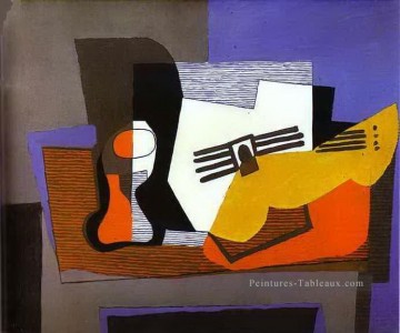 nature morte Tableau Peinture - Nature morte avec Guitare 1921 cubiste Pablo Picasso